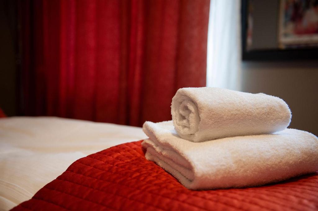 Henriks Hotell Skien Exterior foto